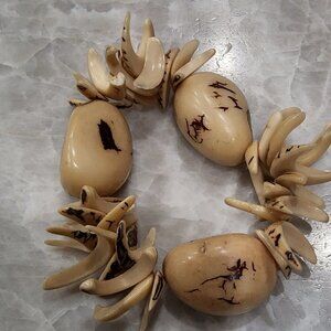 𝅺tagua Banana Slices Bracelet